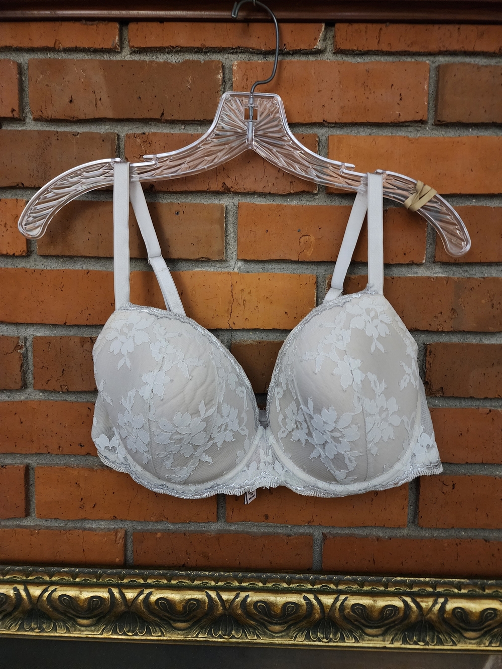 Victoria's Secret Beige Lace Push-Up Bra 38D